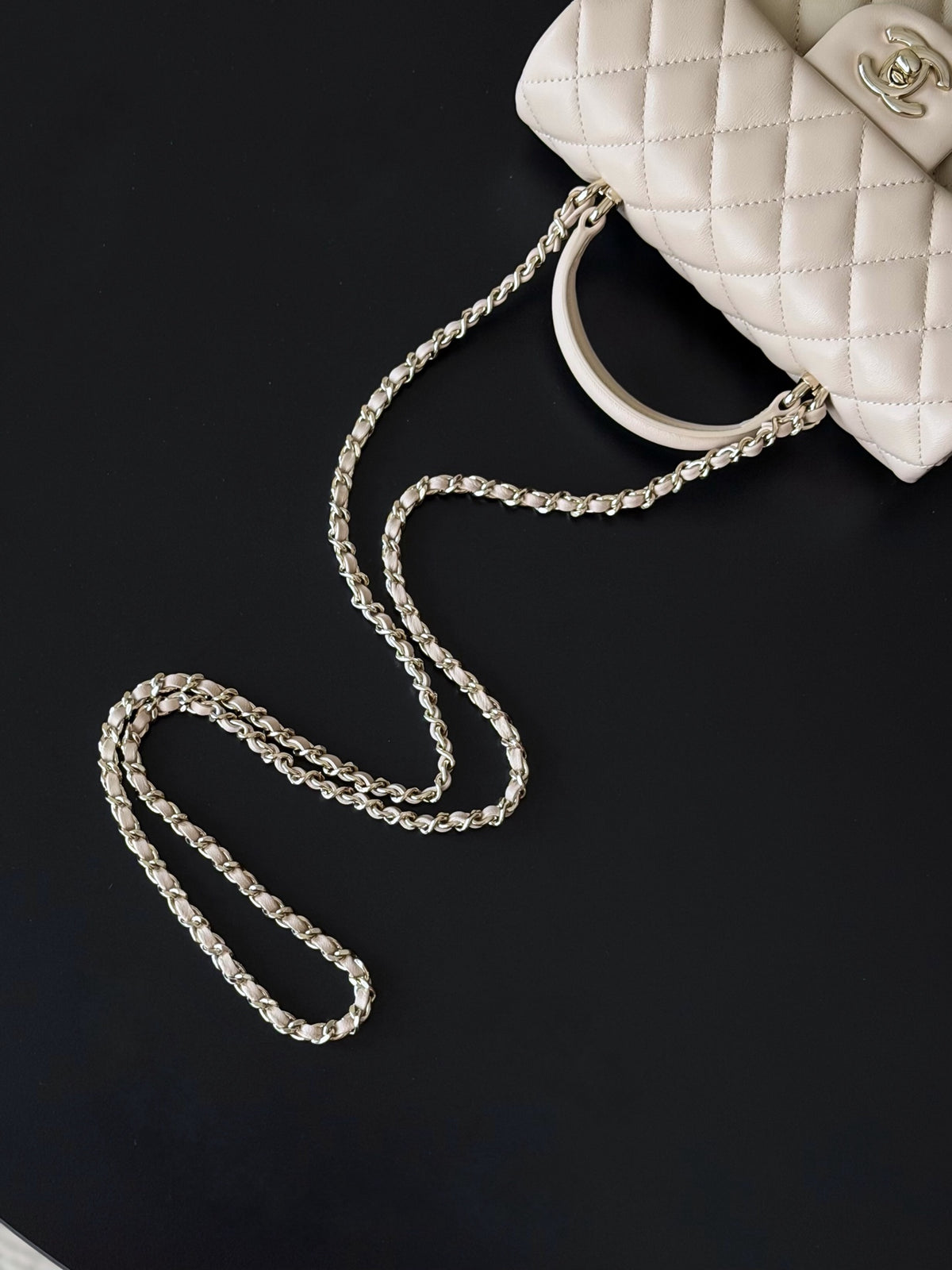 Жіноча сумка Chanel Hobo AS2431