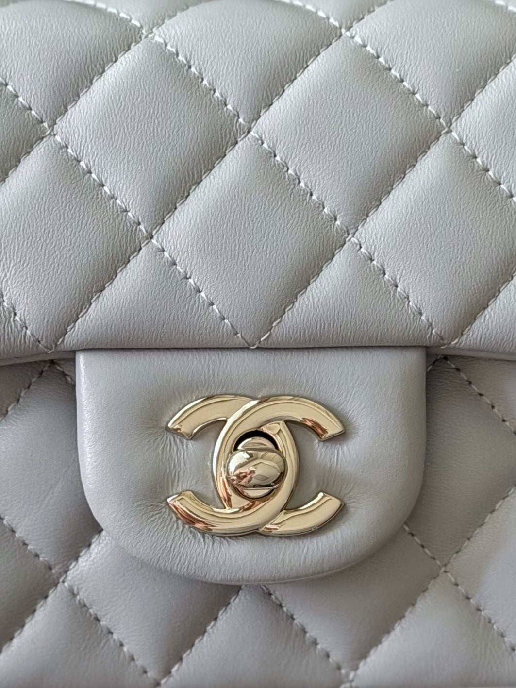 Жіноча сумка Chanel Hobo AS2431
