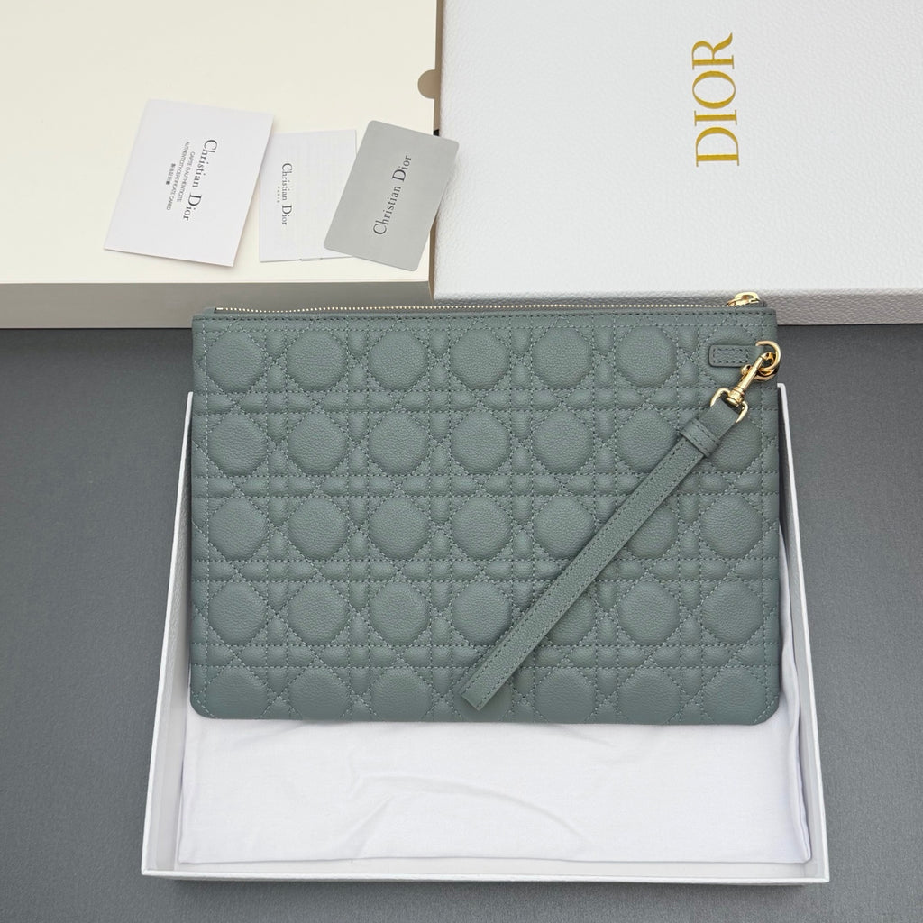 Клатч Dior Caro Freesia з м'якої натуральної шкіри, димчасто-синій — фото 2