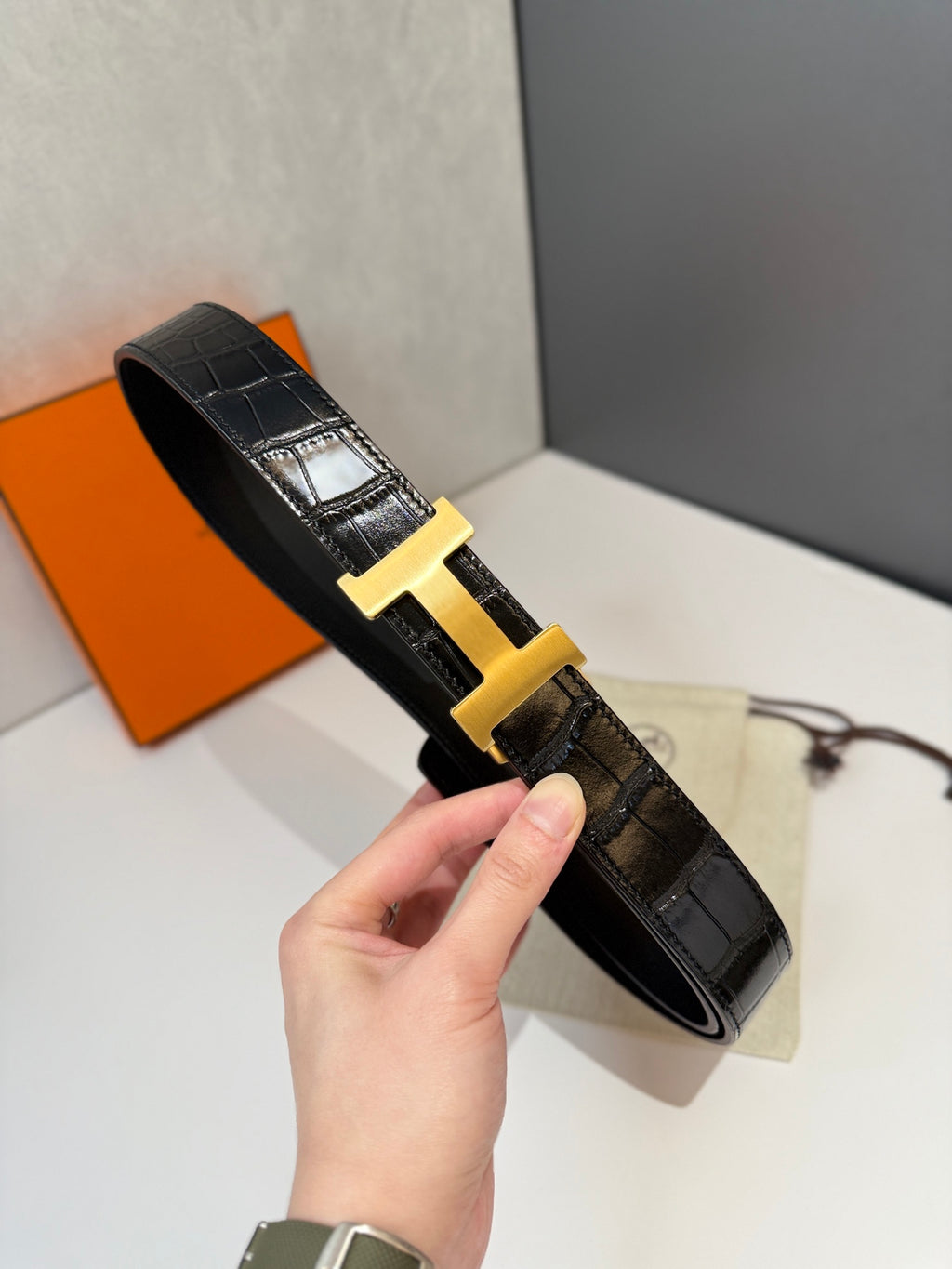 Ремінь Hermès з натуральної шкіри з тисненням під крокодила — фото 1