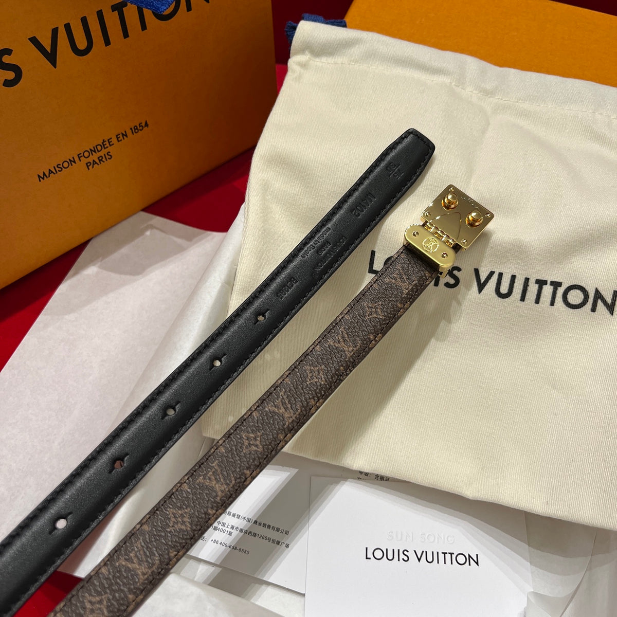 Ремінь Louis Vuitton з полотна та натуральної шкіри