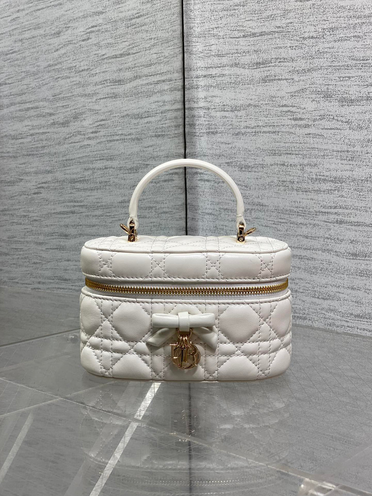 Косметичка Dior зі шкіри ягняти — фото 2