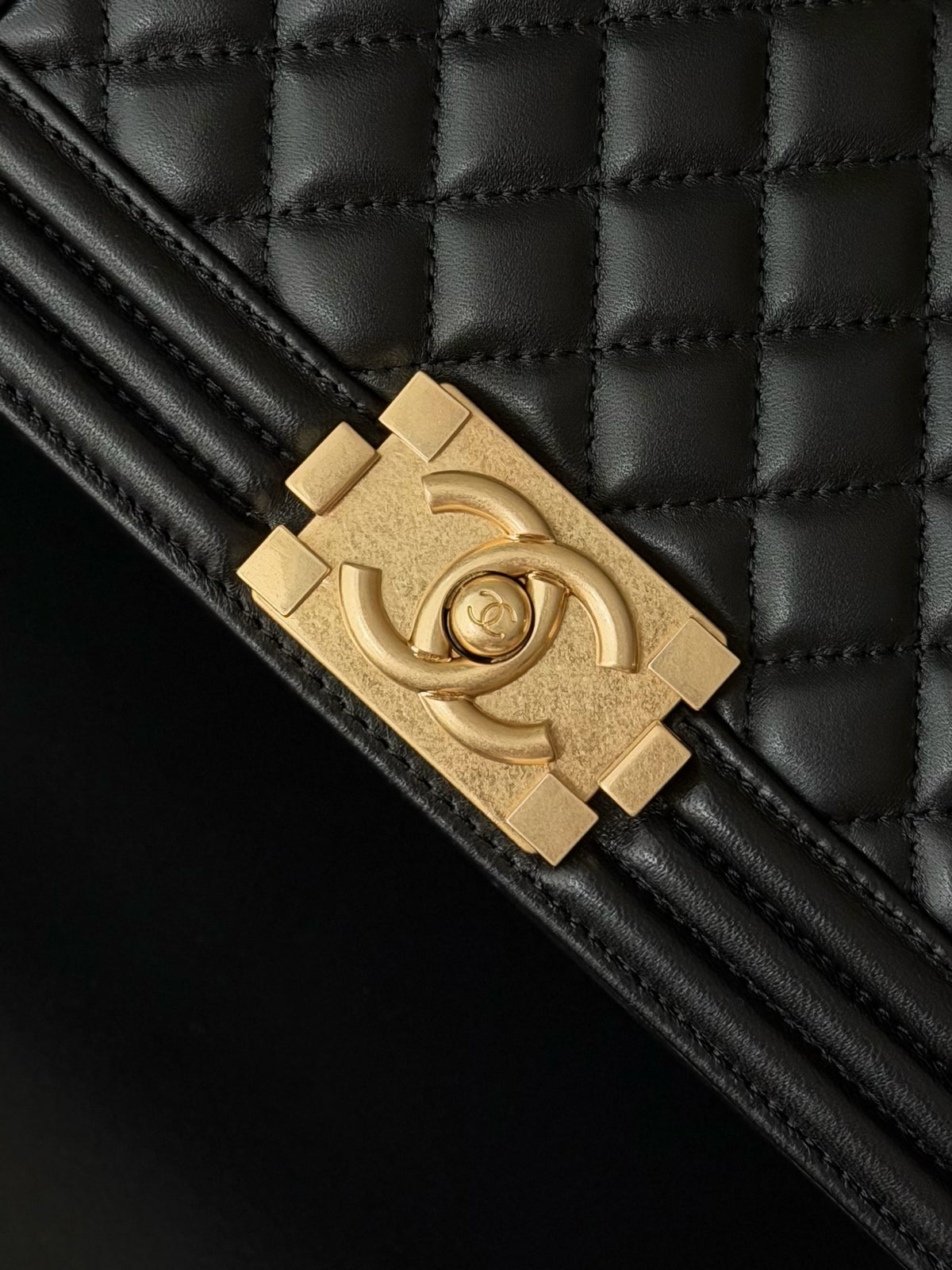 Жіноча сумка Chanel Classic Bag Le Boy