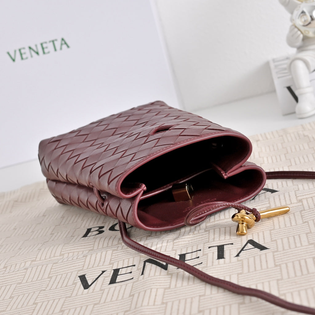 Жіноча сумка hobo Bottega Veneta Andiamo Parachute 3890