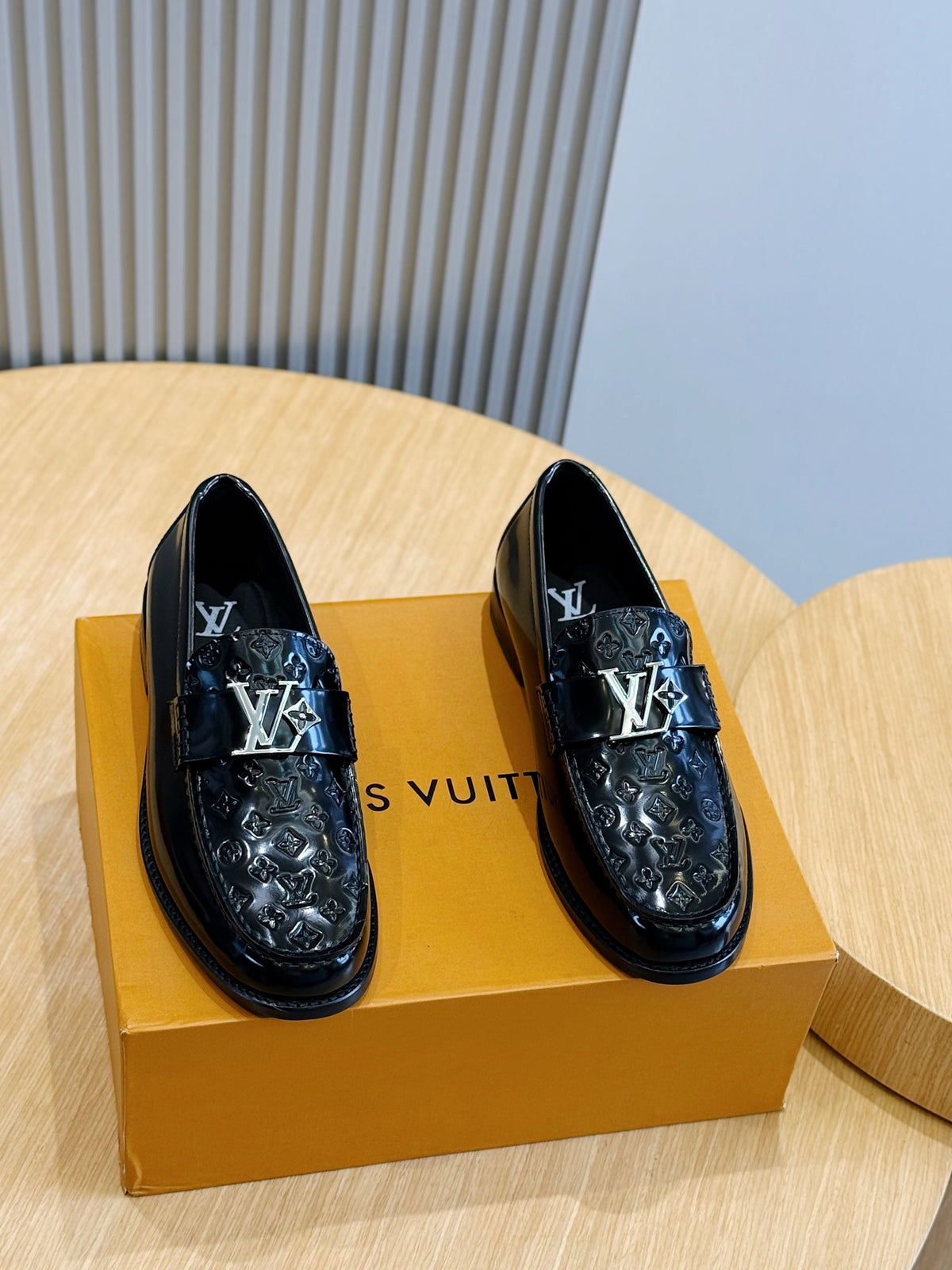 Лофери Louis Vuitton Major з лакованої натуральної шкіри