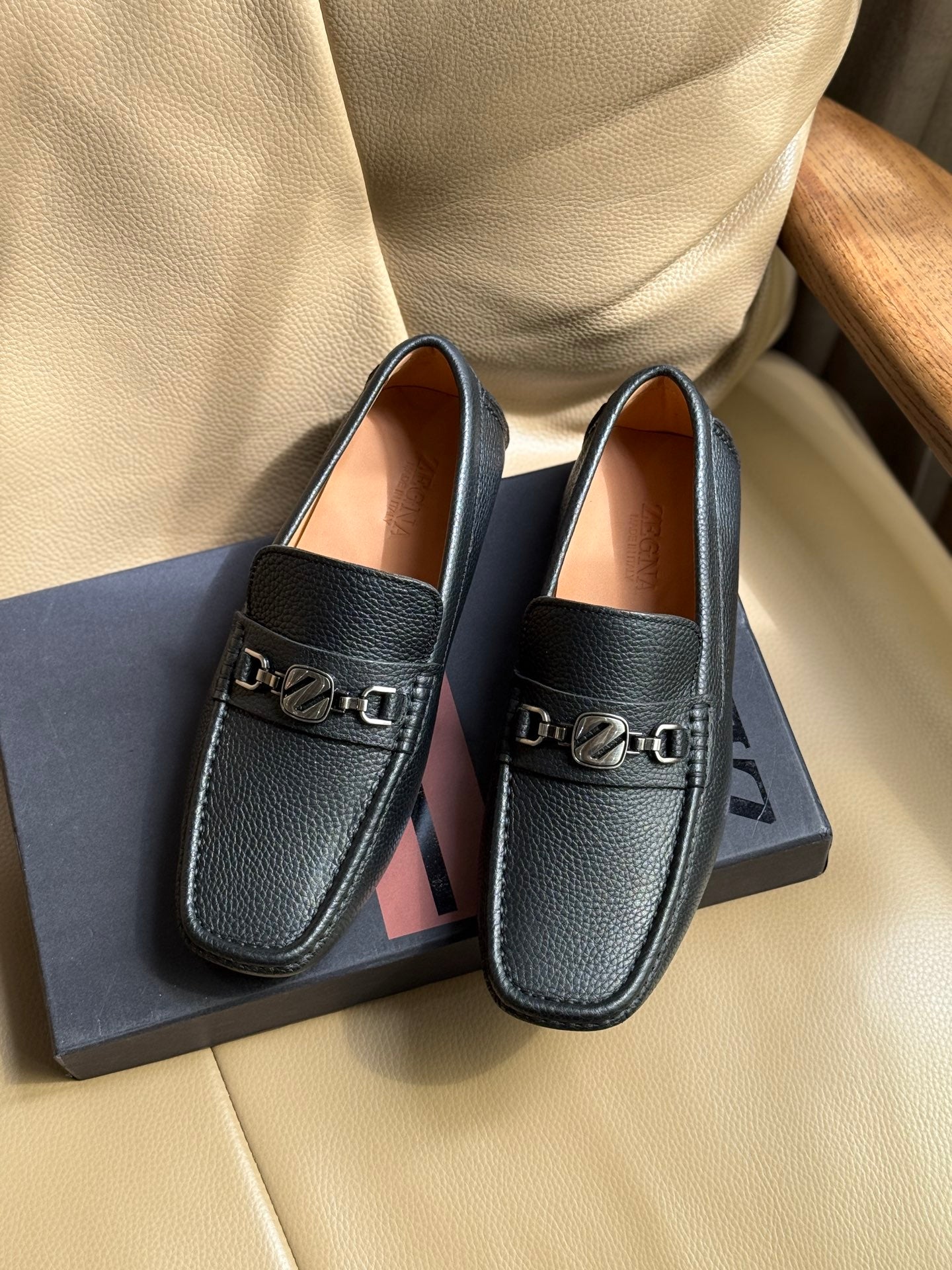 Елегантні шкіряні лофери Zegna