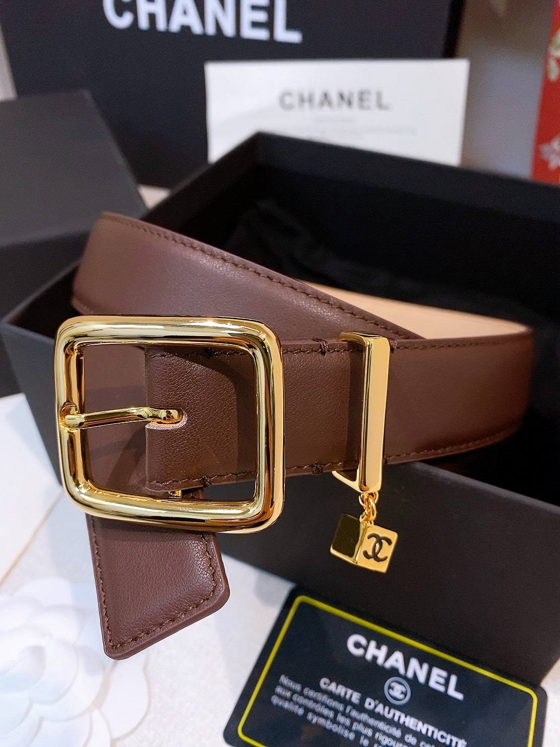 Ремінь Chanel з натуральної телячої шкіри