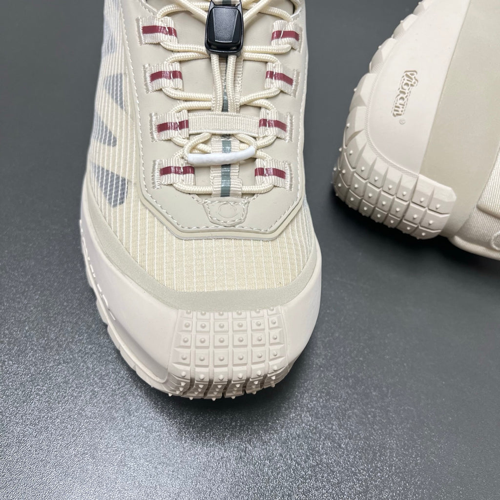 Шкіряні з текстилем кросівки Moncler Trailgrip LP — молочний