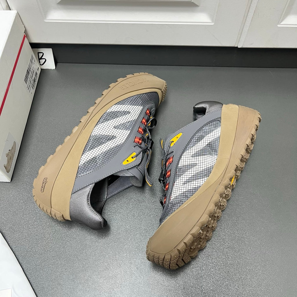 Шкіряні з текстилем кросівки Moncler Trailgrip LP — сірий