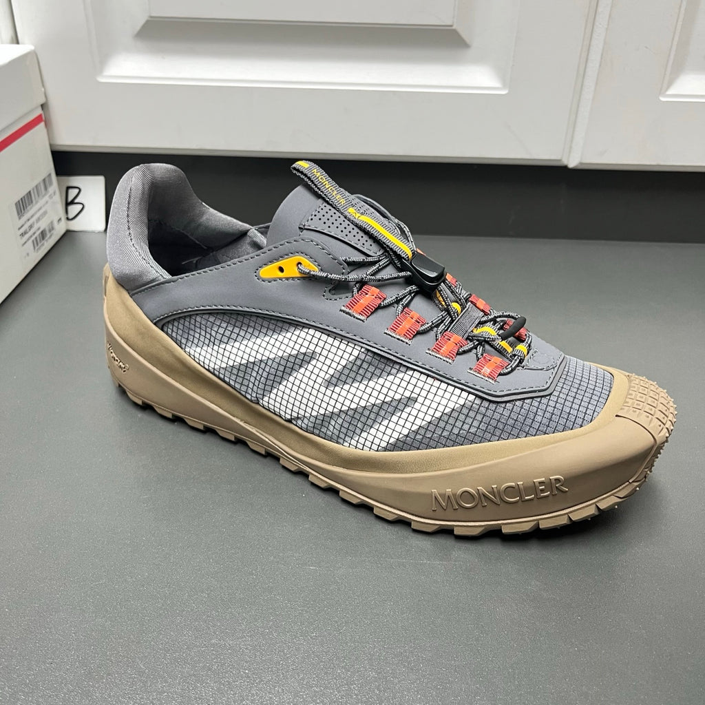 Шкіряні з текстилем кросівки Moncler Trailgrip LP — сірий