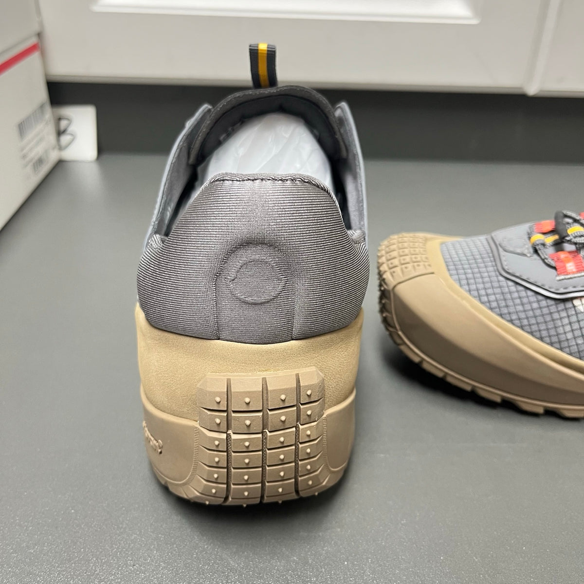 Шкіряні з текстилем кросівки Moncler Trailgrip LP — сірий