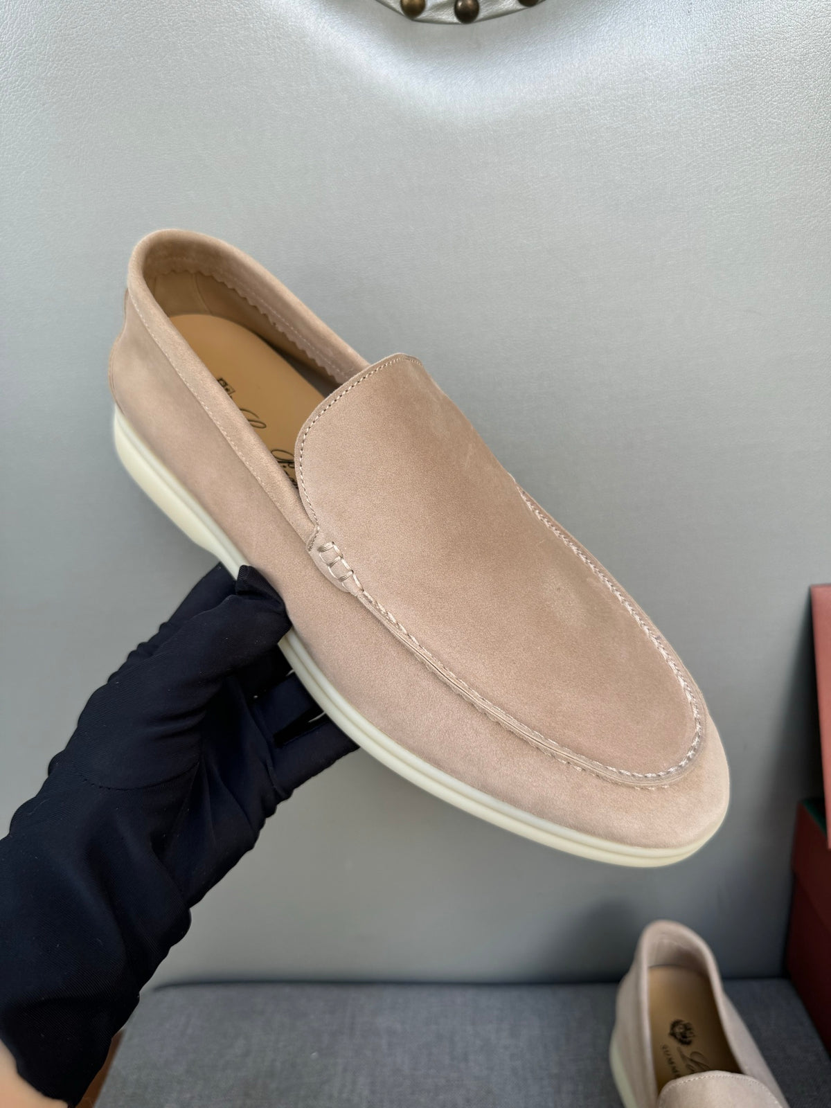 З нубуку лофери Loro Piana