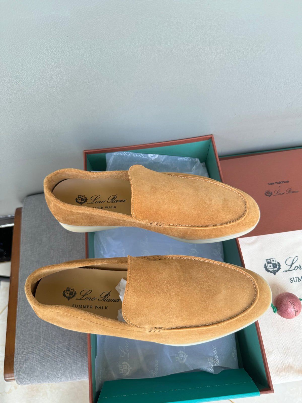 З нубуку лофери Loro Piana