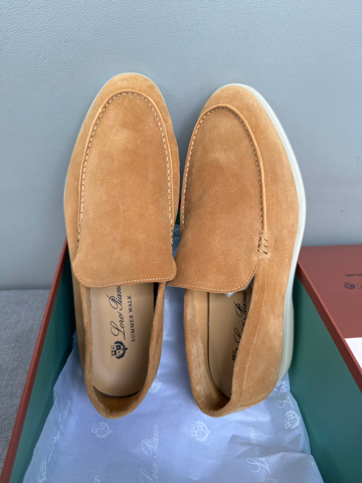 З нубуку лофери Loro Piana