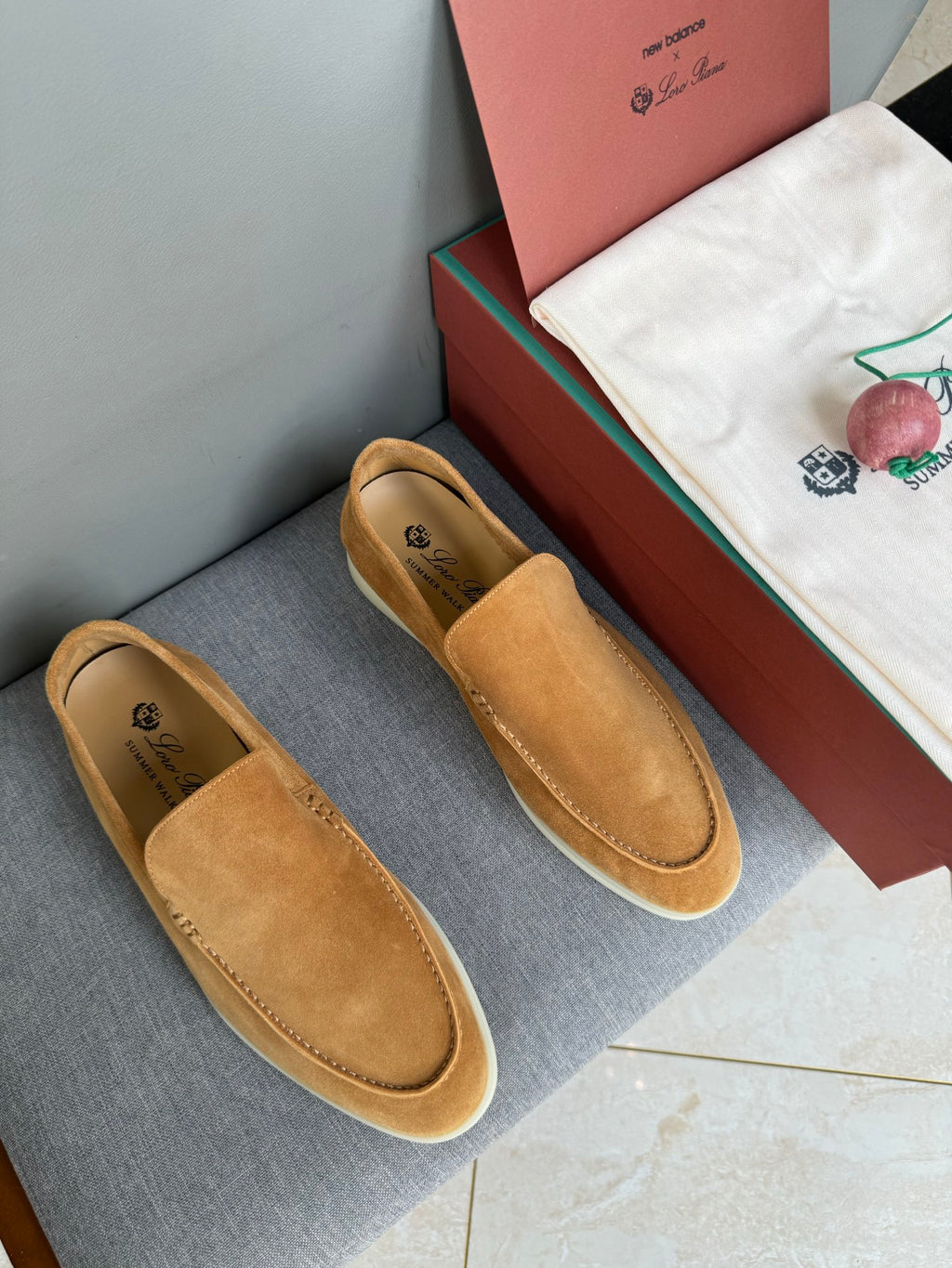 З нубуку лофери Loro Piana
