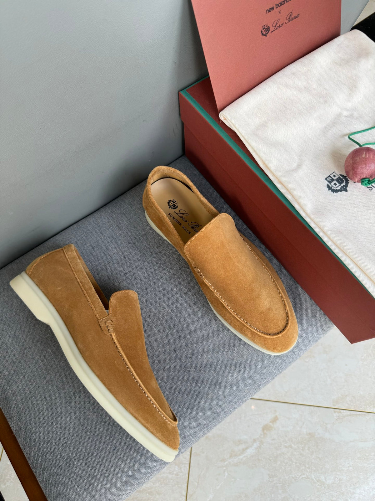 З нубуку лофери Loro Piana