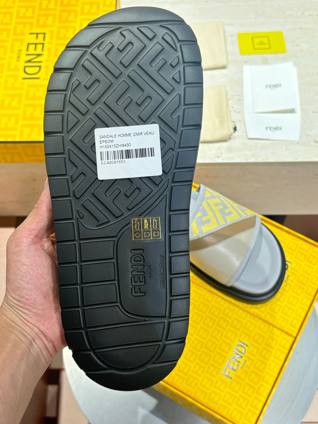 Шкіряні шльопанці Fendi з канвасом