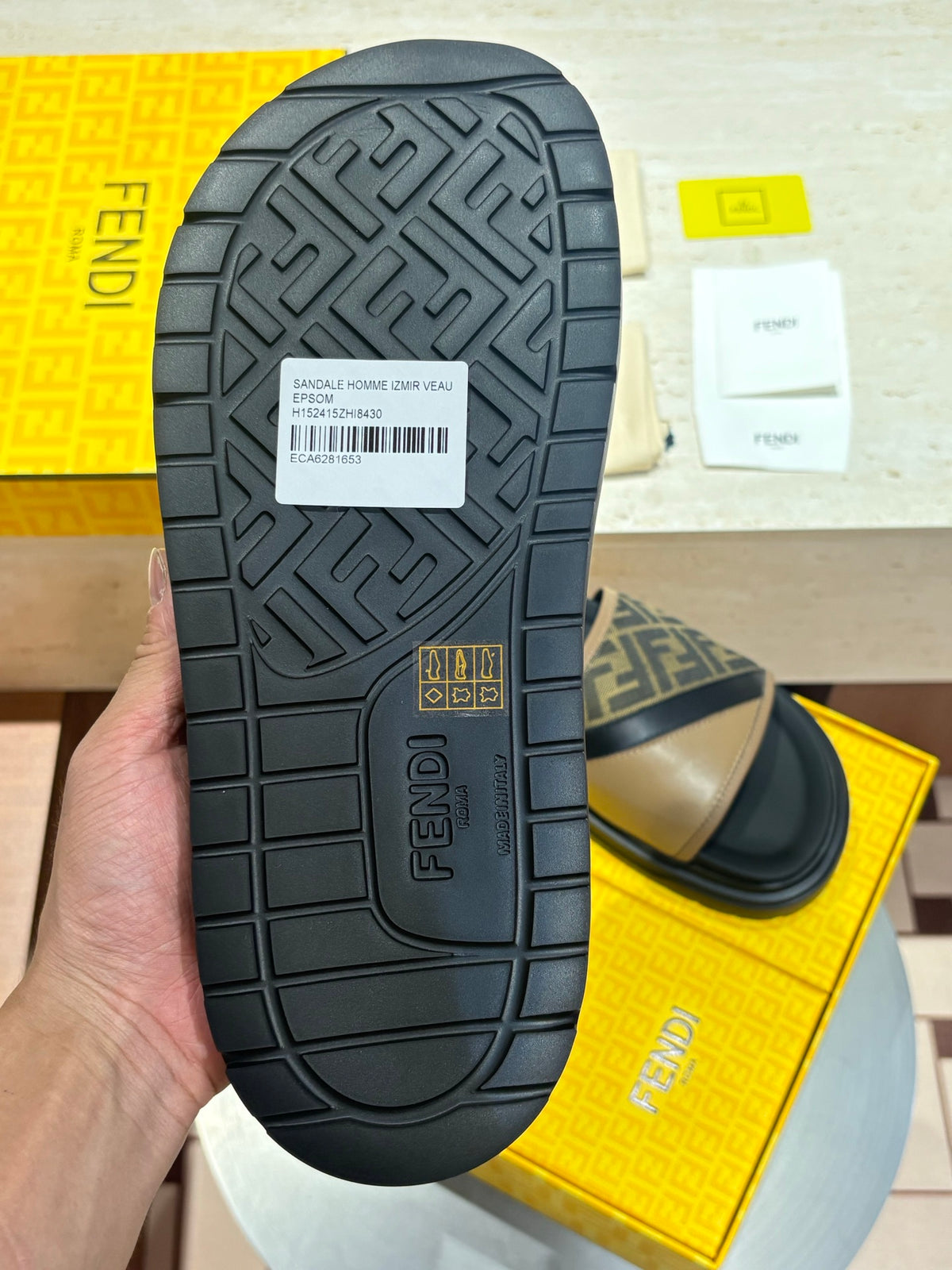 Шкіряні шльопанці Fendi з канвасом