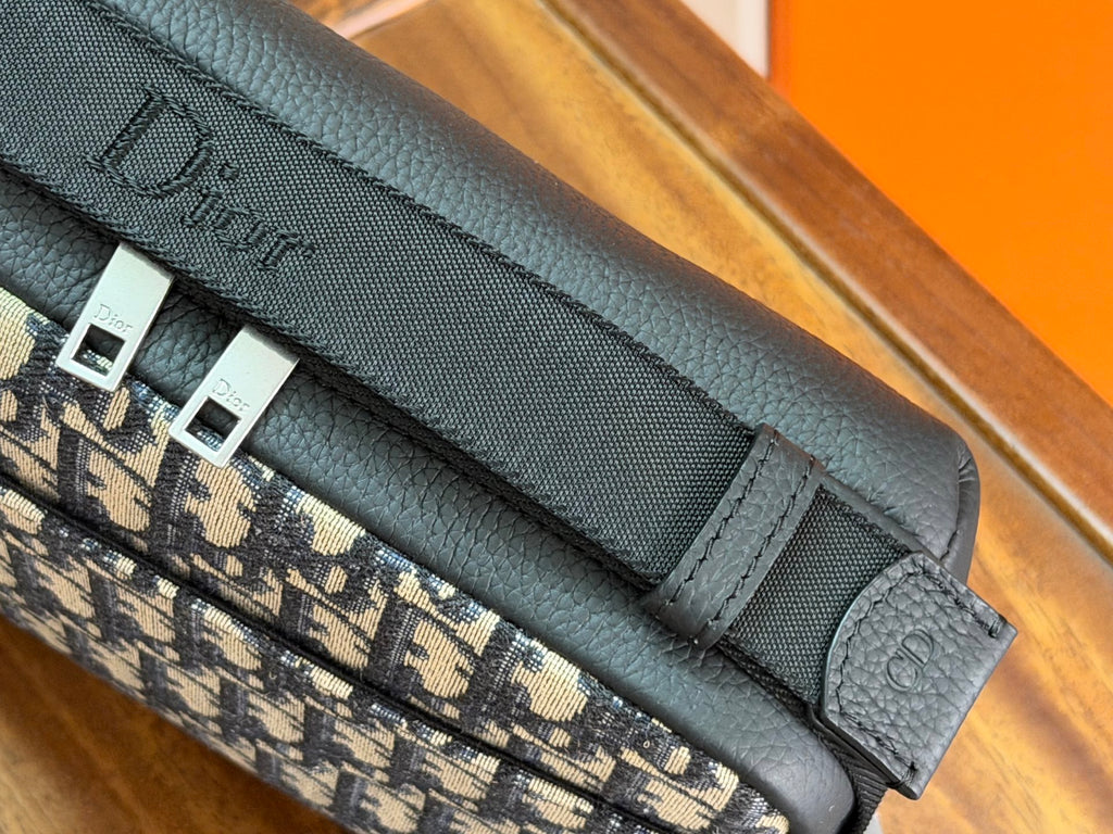 Сумка-месенджер Dior Rider із тисненої натуральної шкіри — фото 8