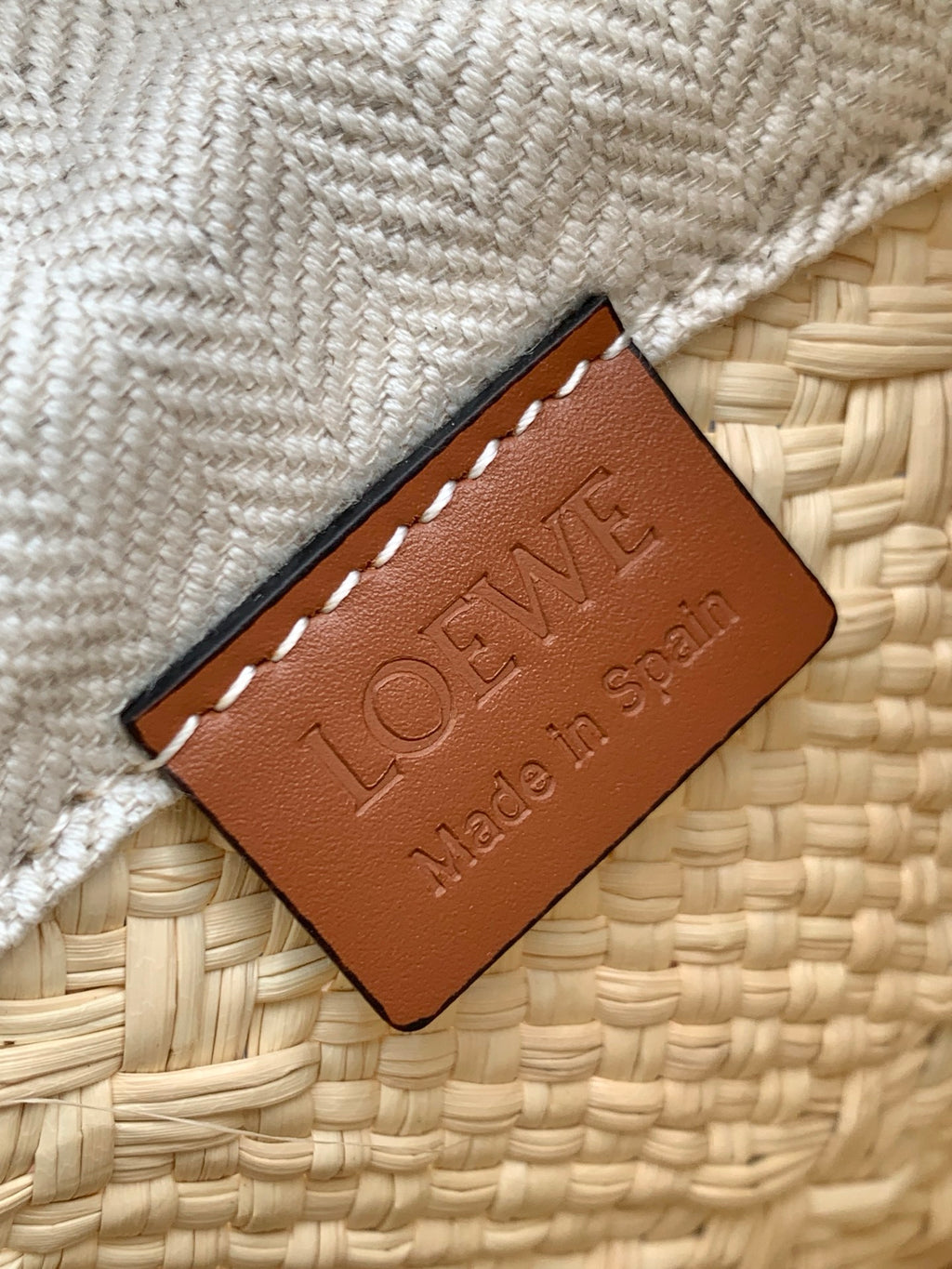 Жіноча сумка Loewe Anagram 8030