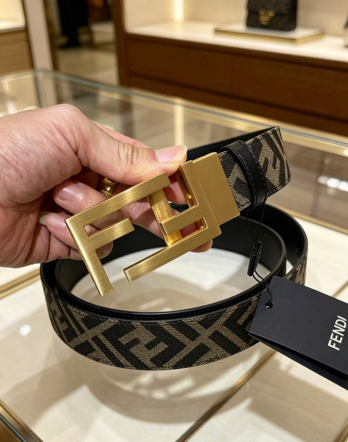 Ремінь Fendi з натуральної телячої шкіри