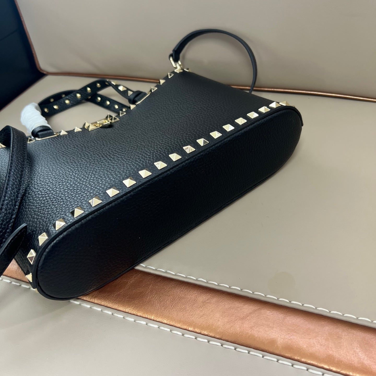 Жіноча сумка Valentino Garavani Rockstud