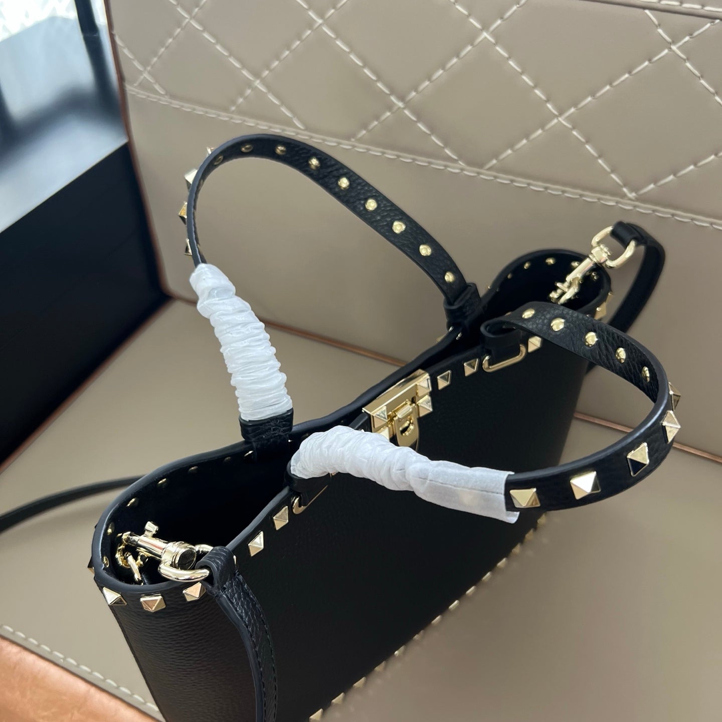 Жіноча сумка Valentino Garavani Rockstud
