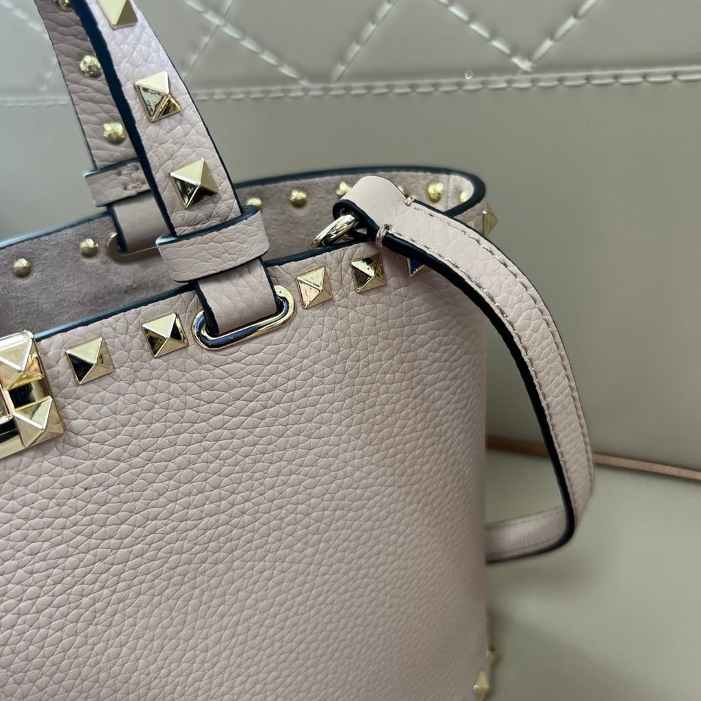 Жіноча сумка Valentino Garavani Rockstud