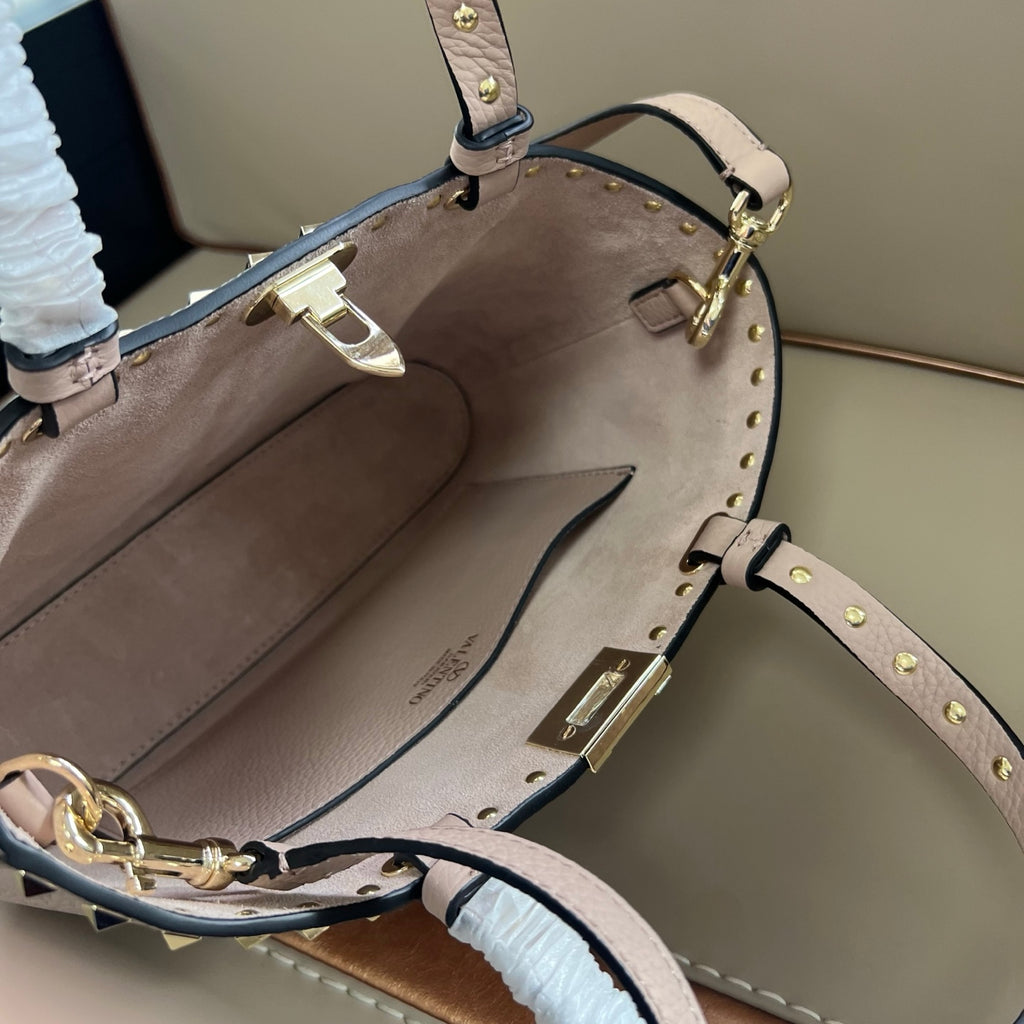 Жіноча сумка Valentino Garavani Rockstud