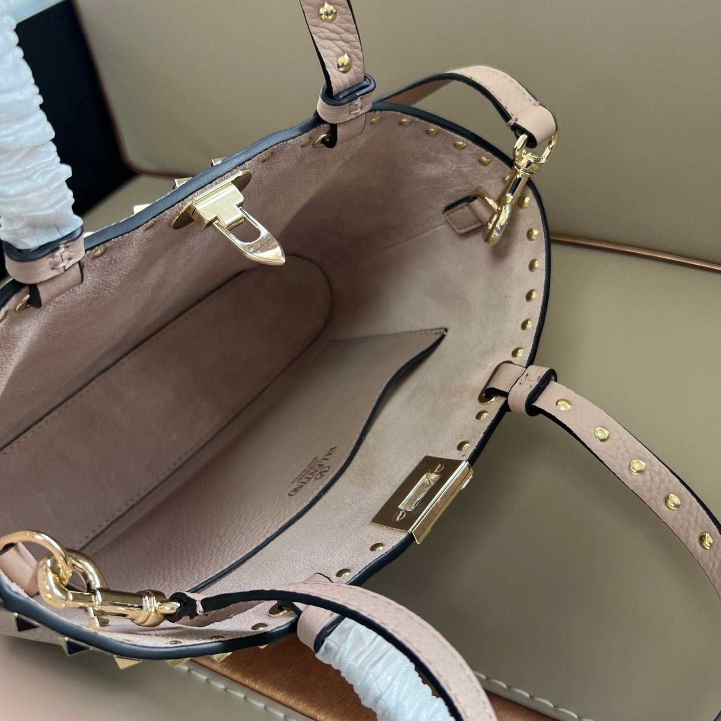 Жіноча сумка Valentino Garavani Rockstud