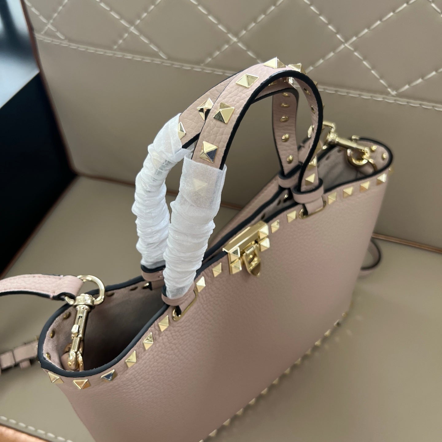 Жіноча сумка Valentino Garavani Rockstud