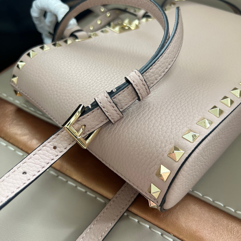 Жіноча сумка Valentino Garavani Rockstud