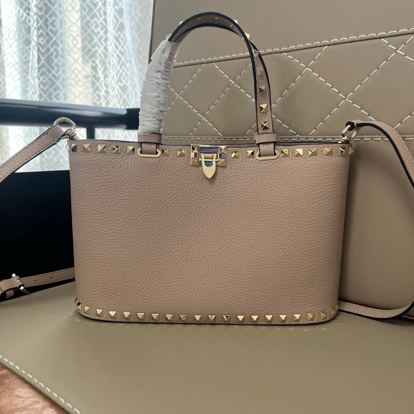 Жіноча сумка Valentino Garavani Rockstud