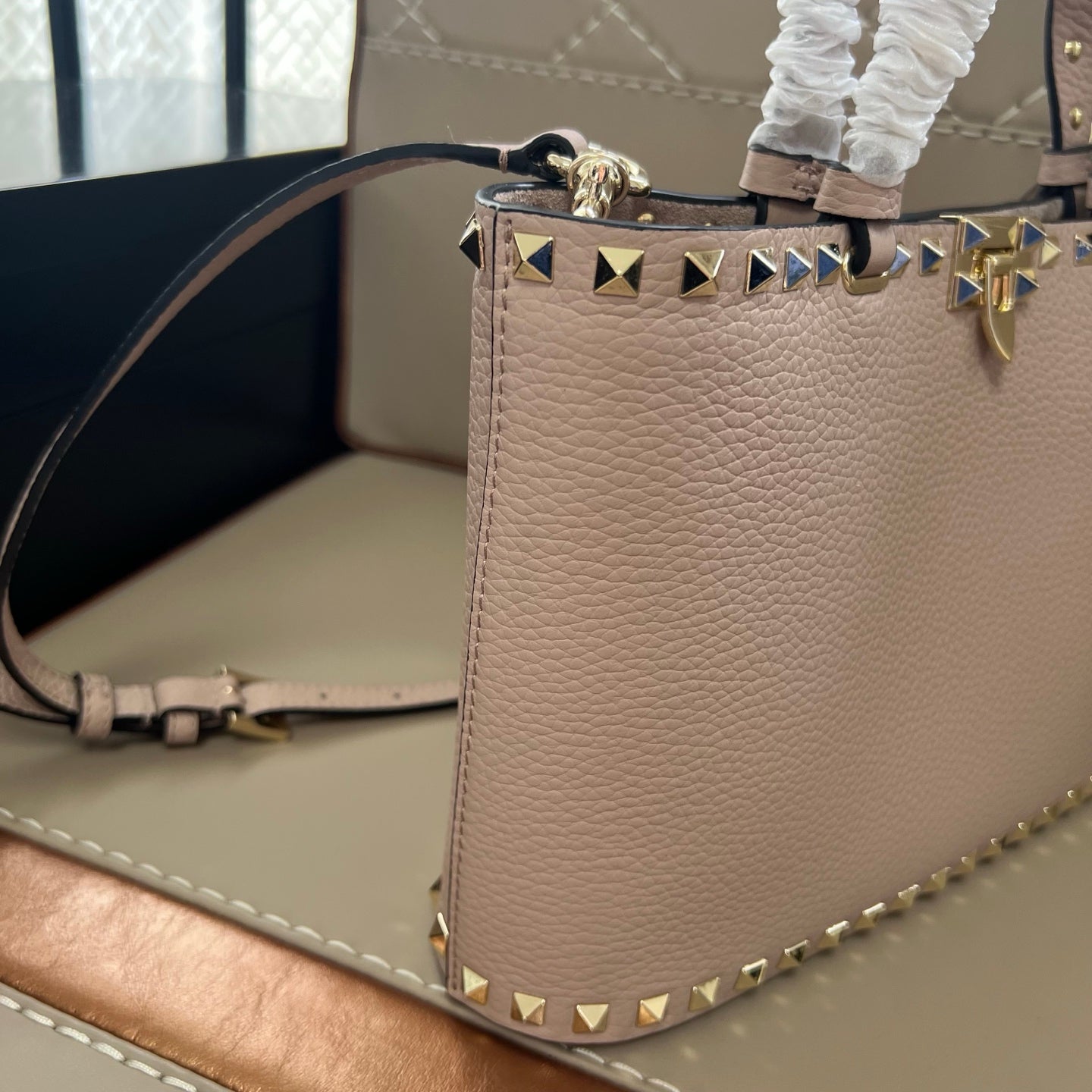 Жіноча сумка Valentino Garavani Rockstud