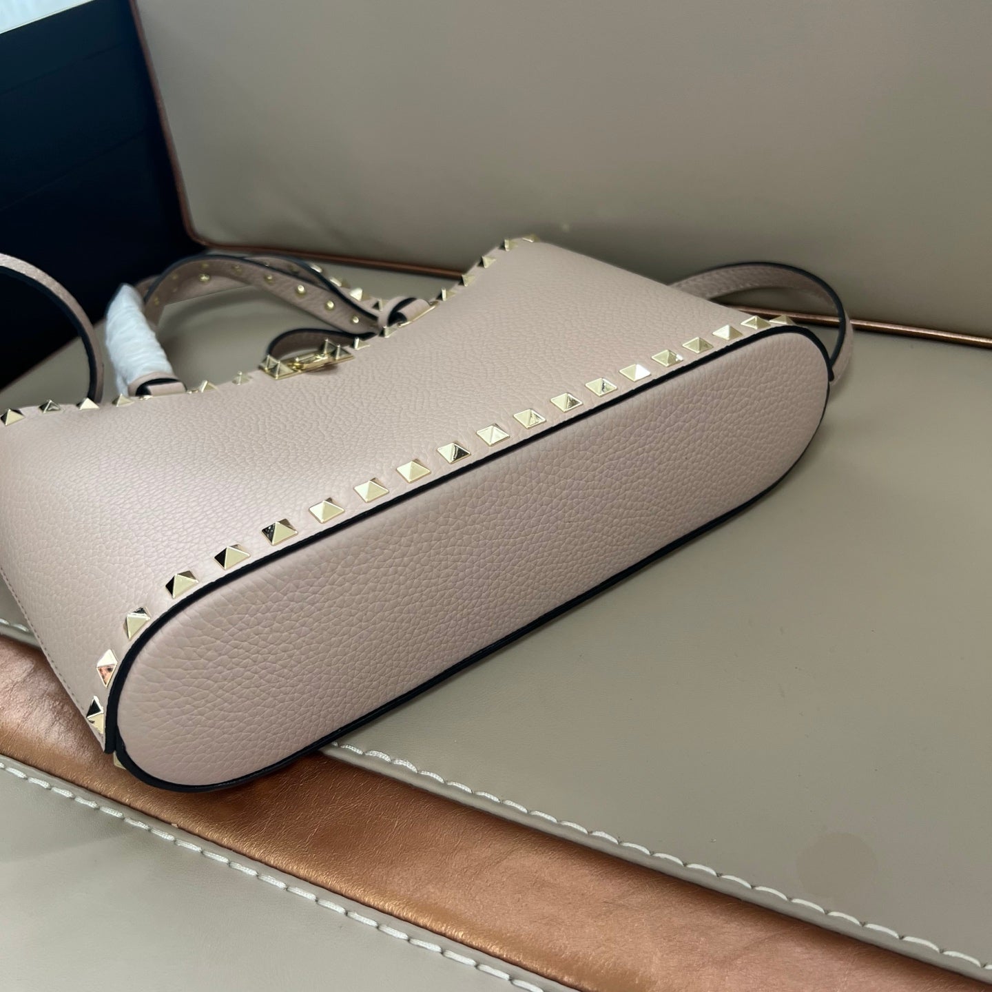 Жіноча сумка Valentino Garavani Rockstud