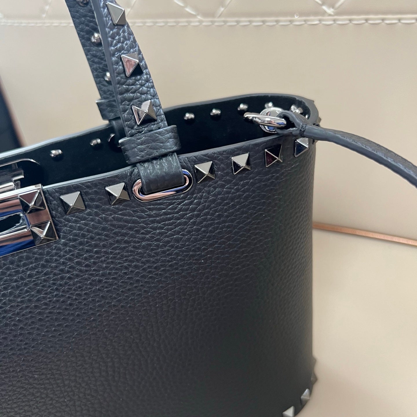 Жіноча сумка Valentino Garavani Rockstud