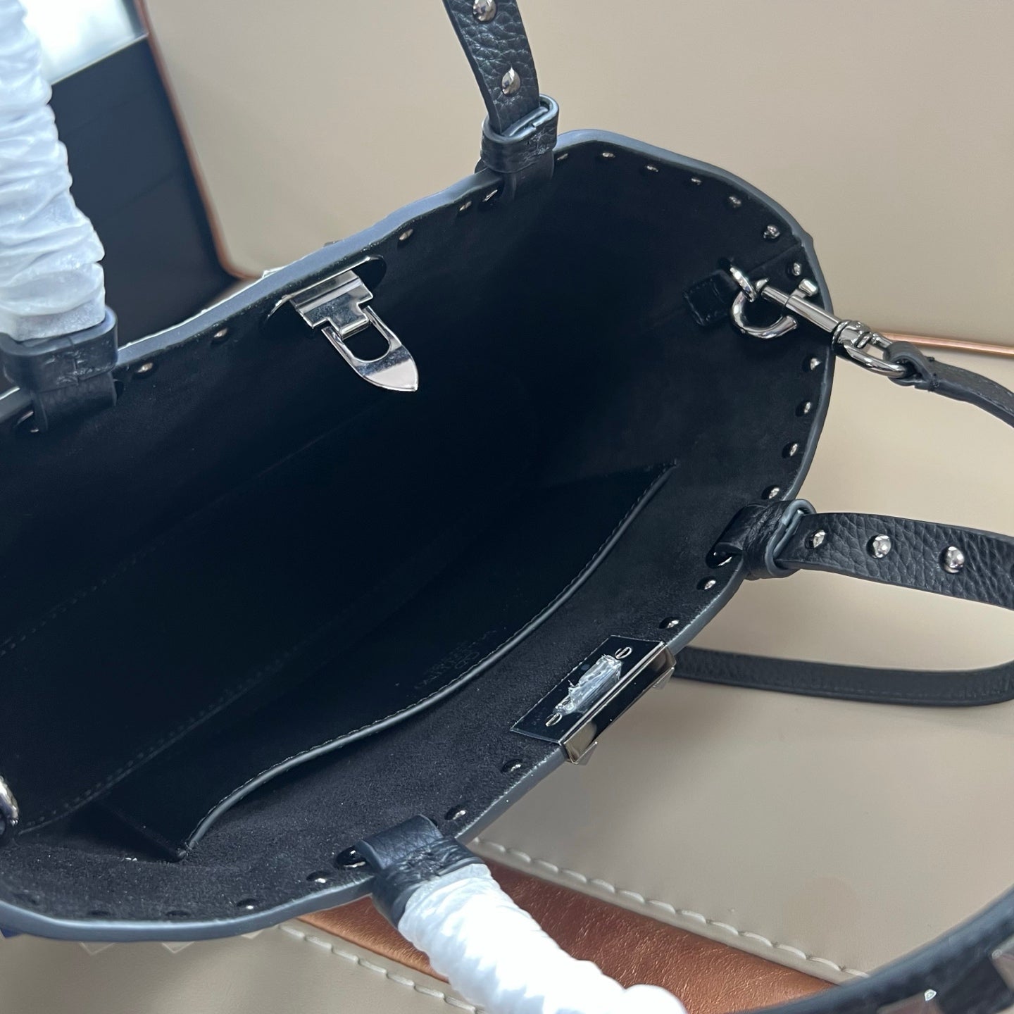 Жіноча сумка Valentino Garavani Rockstud