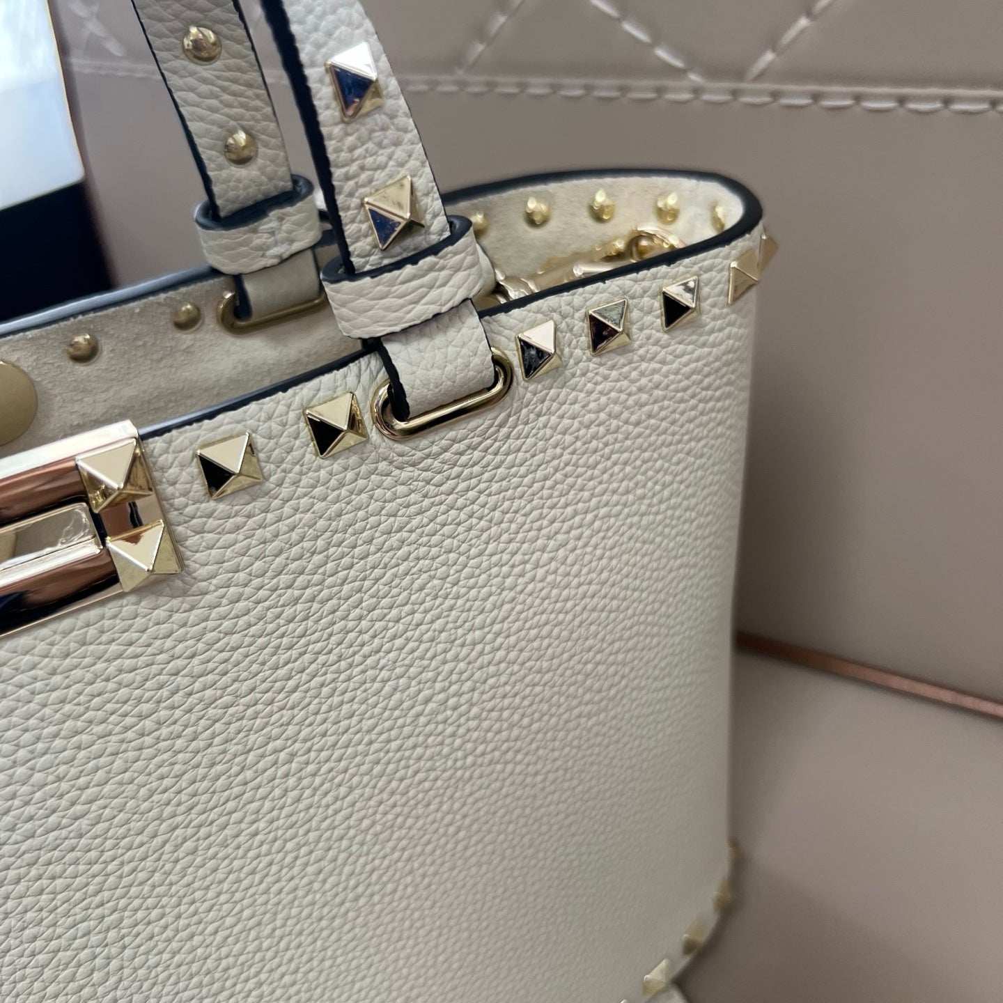 Жіноча сумка Valentino Garavani Rockstud