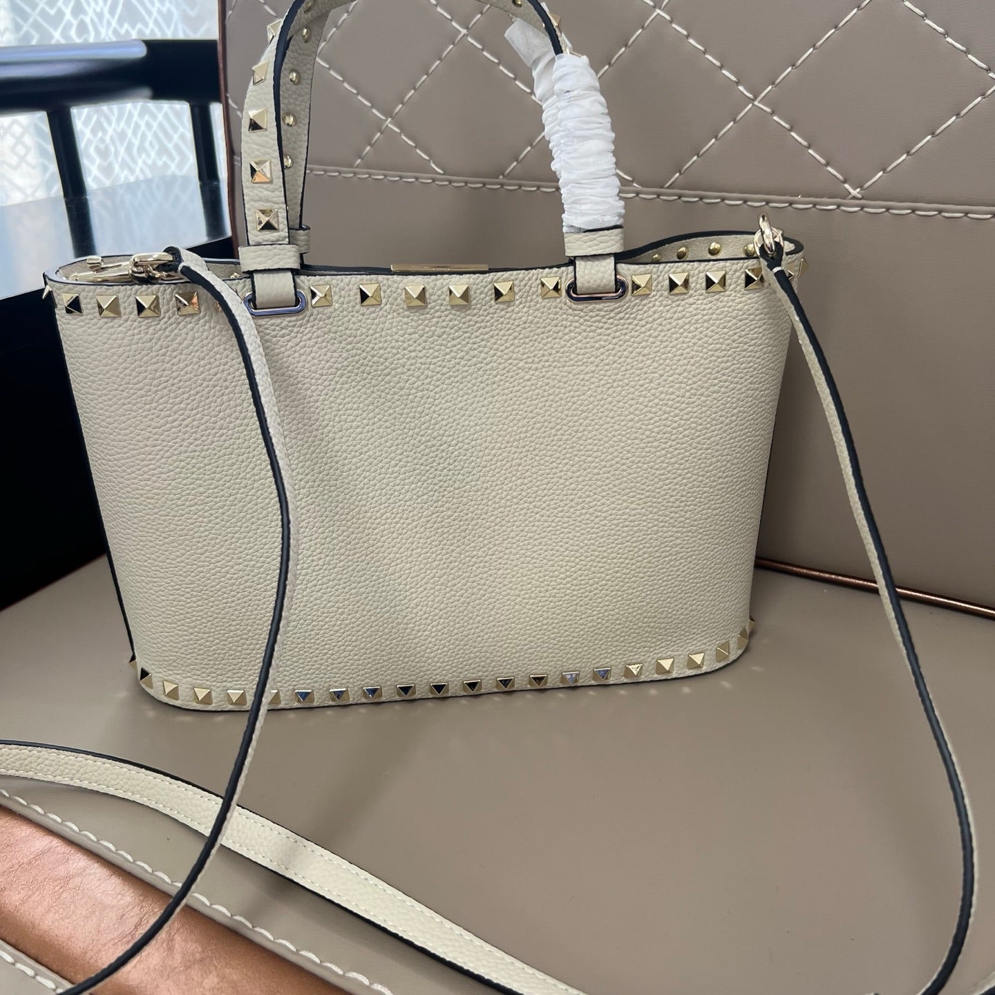 Жіноча сумка Valentino Garavani Rockstud