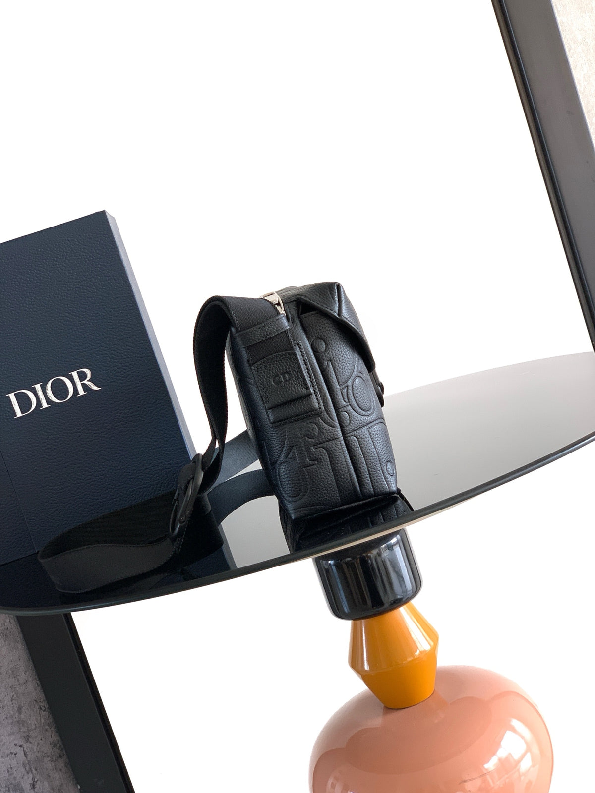 Сумка-месенджер Dior Jett із тисненої натуральної шкіри — фото 2