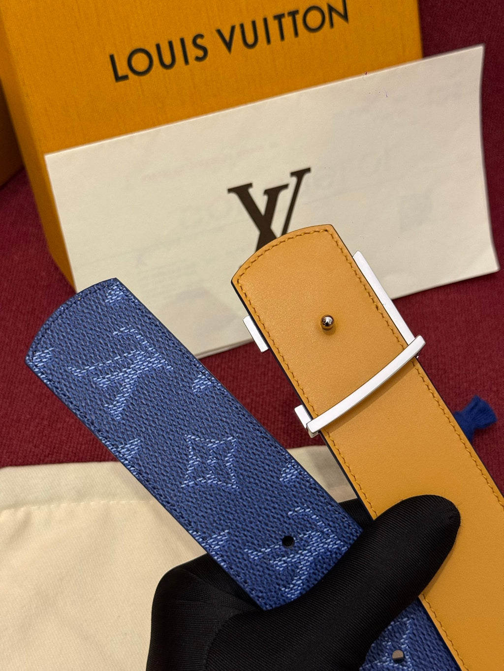 Ремінь Louis Vuitton з полотна та натуральної шкіри