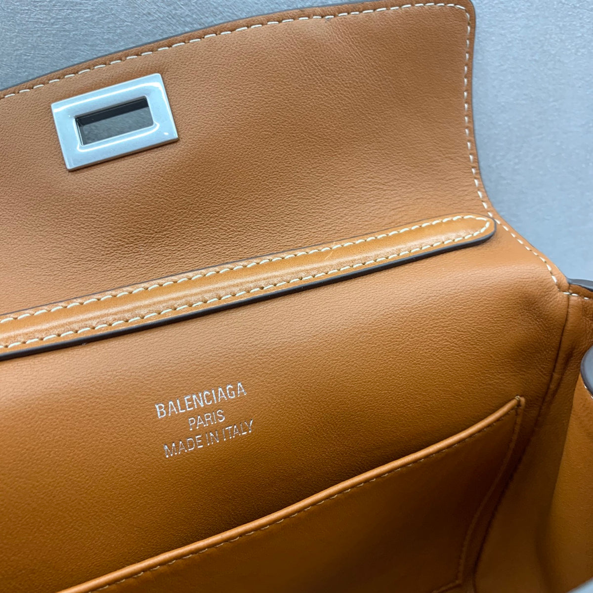 Жіноча сумка Balenciaga Rodeo