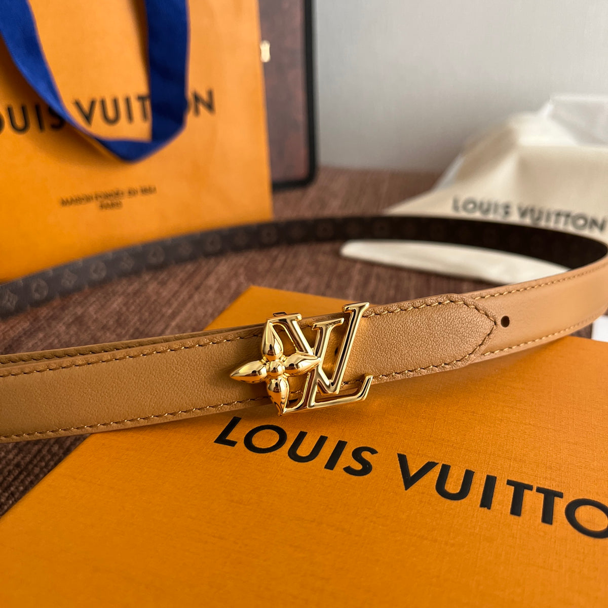 Ремінь Louis Vuitton з полотна та натуральної шкіри