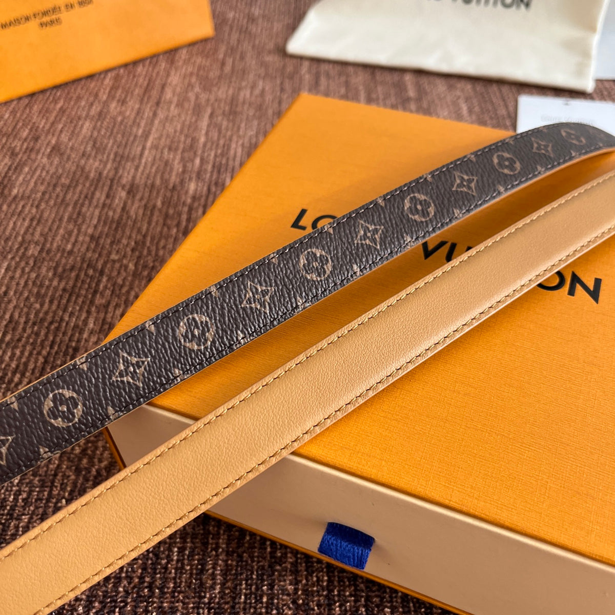 Ремінь Louis Vuitton з полотна та натуральної шкіри