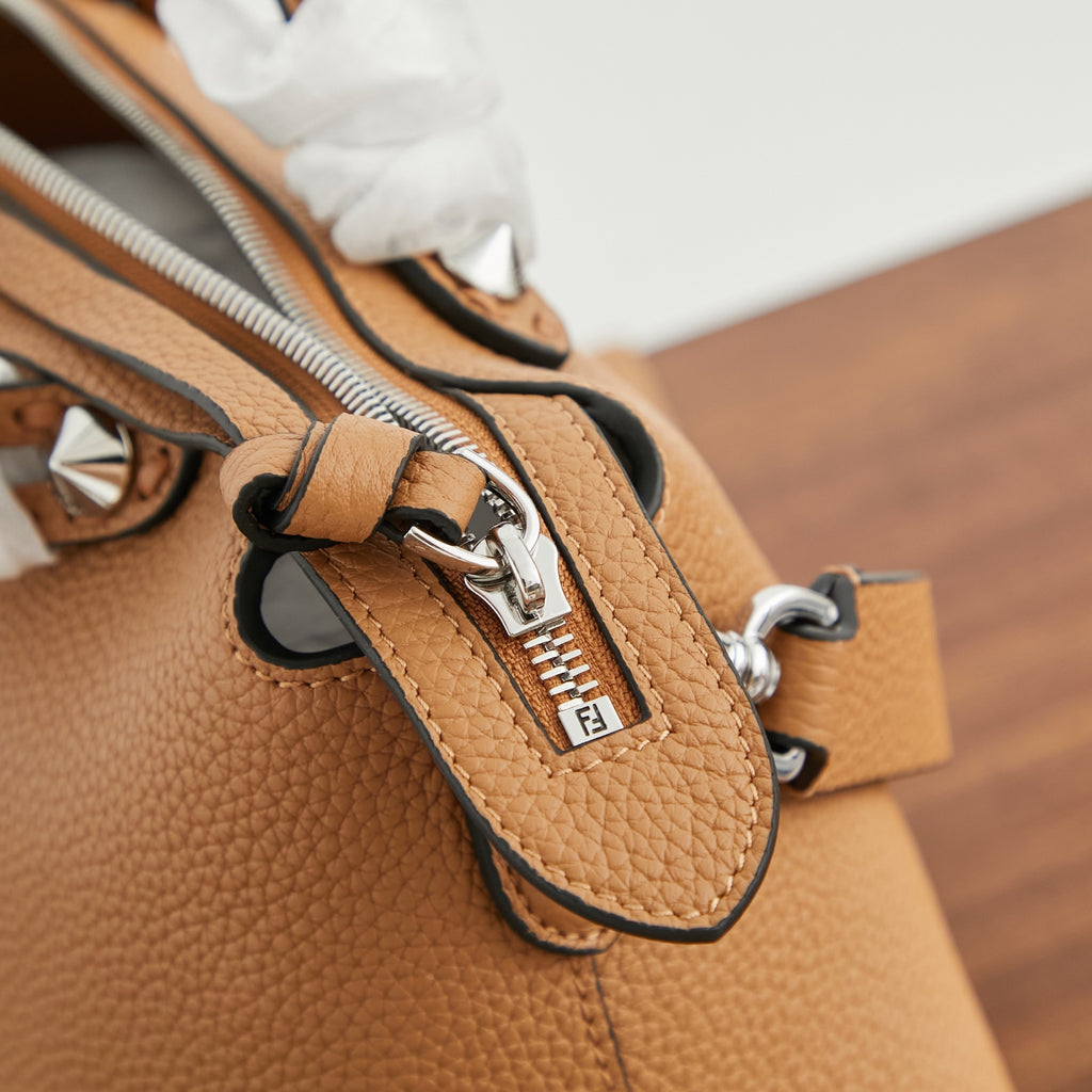 Жіноча сумка Fendi By The Way