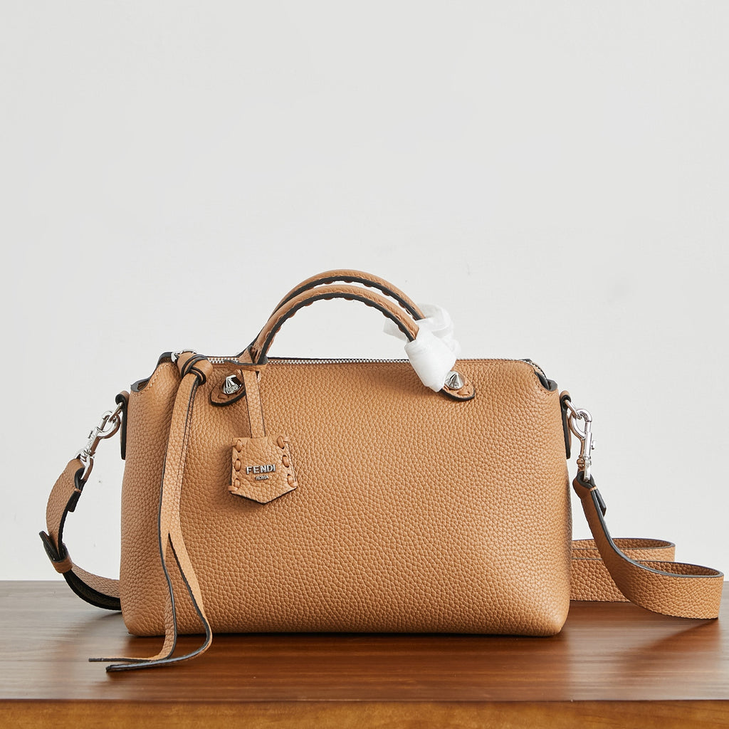 Жіноча сумка Fendi By The Way