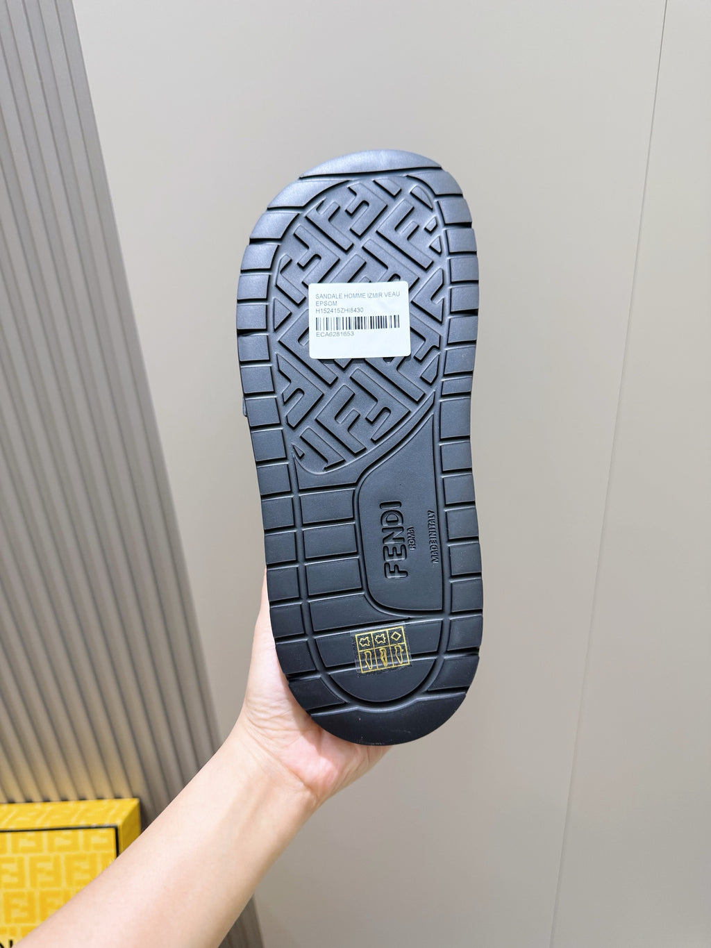 Гумові шльопанці Fendi з візерунком FF