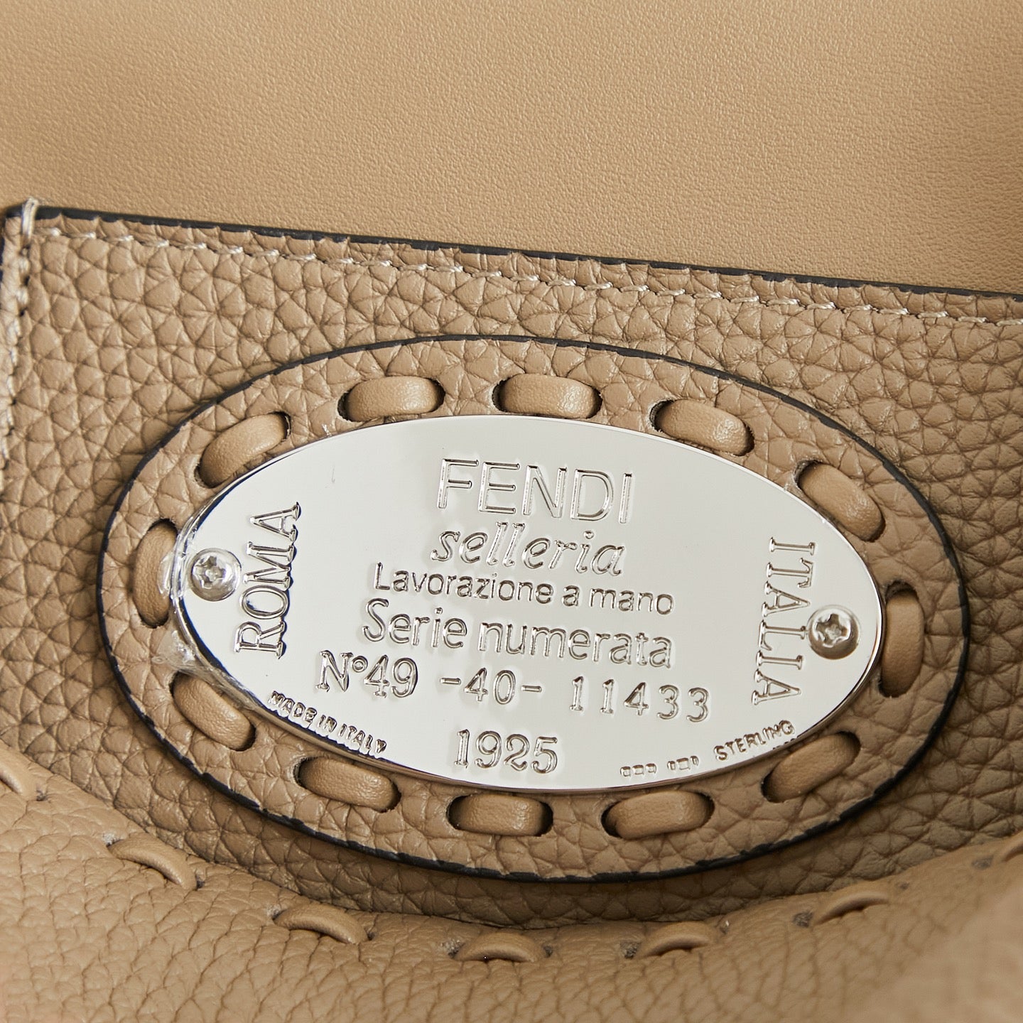 Жіноча сумка-багет Fendi Baguette