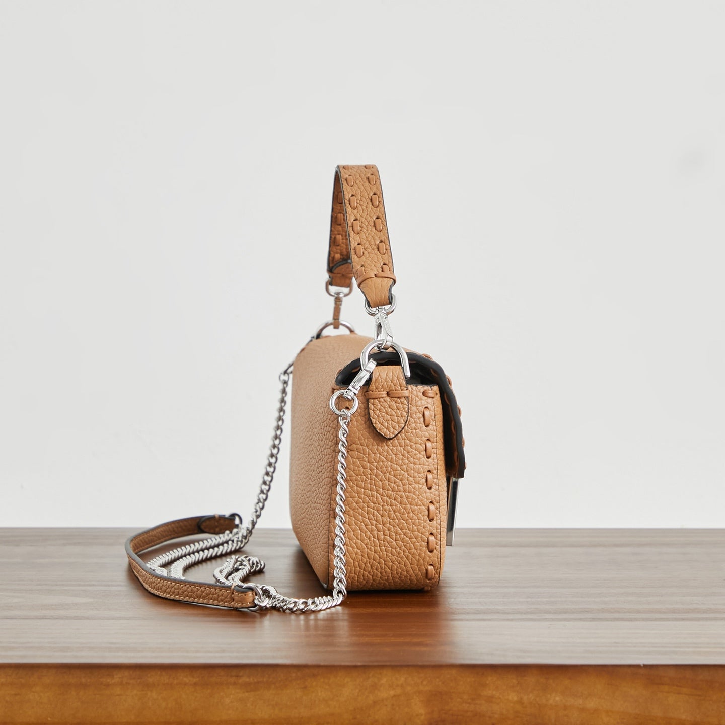 Жіноча сумка-багет Fendi Baguette