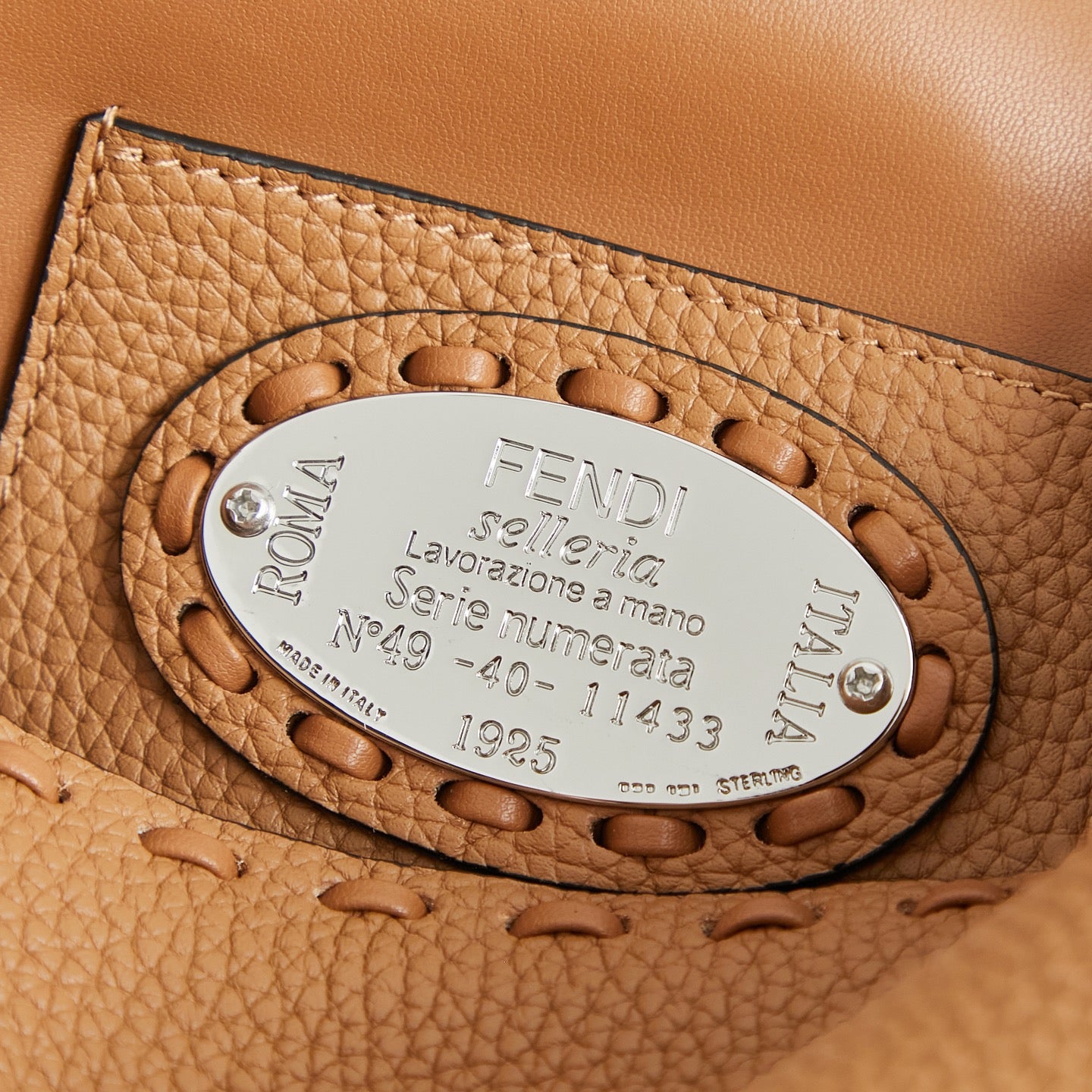 Жіноча сумка-багет Fendi Baguette
